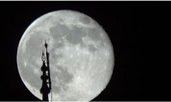 Van Semalarında Şişkin ay görsel şölen sundu