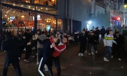 Taraftarlar mahalleyi savaş alanına çevirdi: 5 yaralı