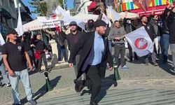 Antalya’da muhalif görüşlü gruplar arasında tartışma