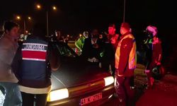 Alkollü sürücü direndi, bir diğeri tepki gösterdi