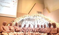 İzmir’de 12 Kız Hafıze İcazetlerini Aldı