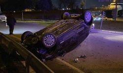 Kontrolden çıkan otomobil takla attı