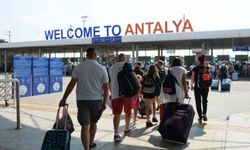 Antalya 2025 Yılını Tarihi Ziyaretçi Sayısıyla Kapattı