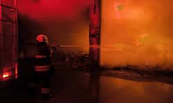 İskenderun'da Metruk Bina Alevlere Teslim Oldu