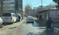 Kaldırımda Yer Yok! Engelliler Araçların Arasında Kaldı!