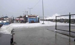 Lodos İstanbul'u Vurdu: Avcılar'da Tekneler Parçalandı