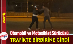 Otomobil ve Motosiklet Sürücüsü Trafikte Birbirine Girdi!