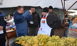 Pazar Esnafına Önlük Ve Kimlik Kartı Dağıtıldı