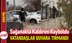 Sağanakta Kaldırım Kayboldu Vatandaşlar Duvara Tırmandı!