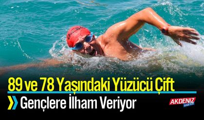 89 ve 78 Yaşındaki Yüzücü Çift Gençlere İlham Veriyor