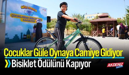 Çocuklar Güle Oynaya Camiye Gidiyor, Ödülünü Kapıyor