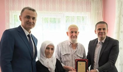 Beyşehir’de örnek çiftlere plaket verildi