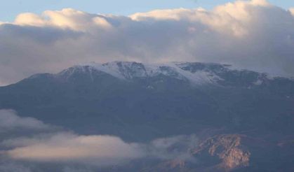 Erzincan'a Mevsimin İlk Karı Düştü