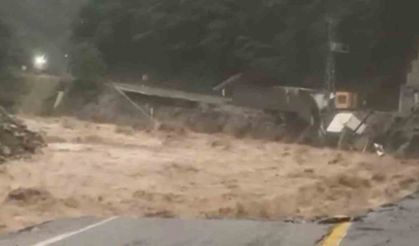 Rizede şiddetli yağış etkisini sürdürüyor