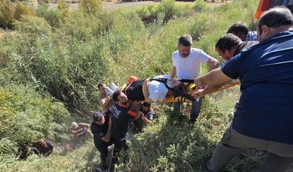 Siirt’te öğretmenleri taşıyan otomobil dereye uçtu: 2 yaralı