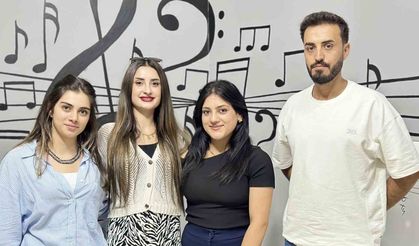 Yüksekova Öğretmen Senem 3 Öğrencisini Konservatuvara Yerleştirdi