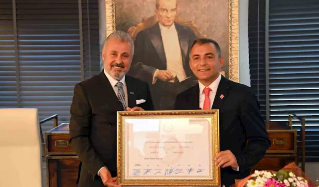 Manavgat Belediye Başkanı Niyazi Nefi Kara görevi teslim aldı