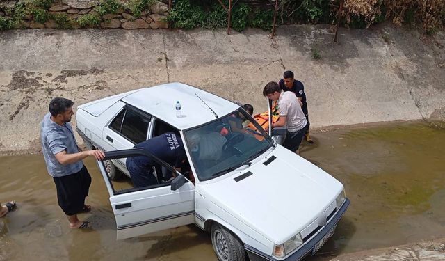 Adana'da, Otomobil sulama kanalına düştü: 1 yaralı