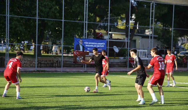Antalya'da 19 Mayıs etkinlikleri kapsamında futbol turnuvası düzenlendi