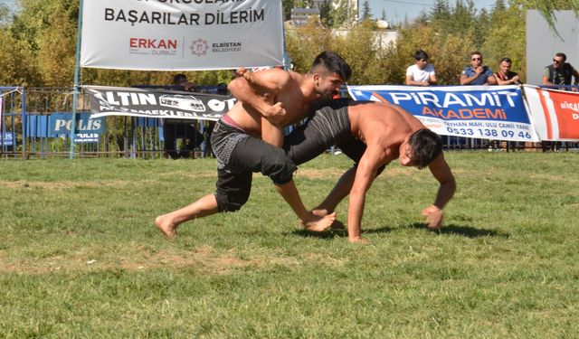 Uluslararası Karakucak Güreş Festivali'ne 3 ülkeden 275 sporcu katıldı