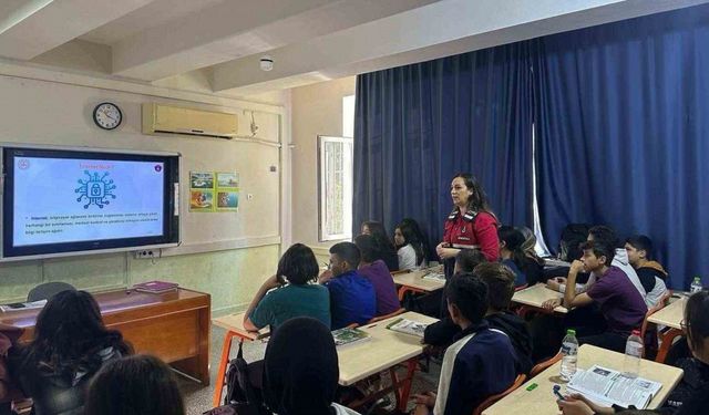 Jandarma’dan Gençlere Güvenli Dijital Yaşam Eğitimi