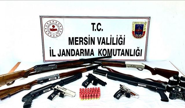 Silah kaçakçıları jandarmaya takıldı