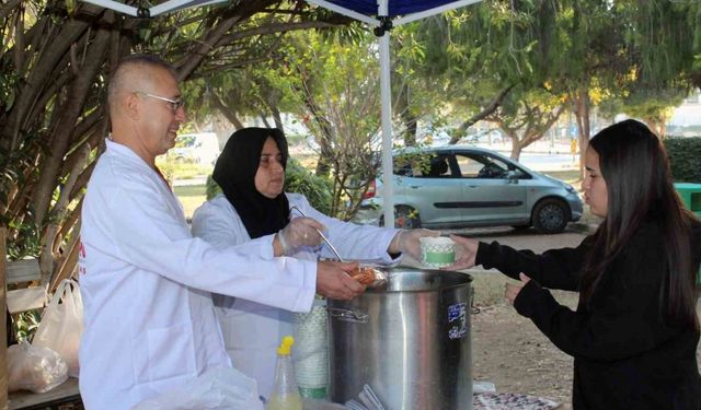 Sınava hazırlanan öğrencilere çorba ikramı