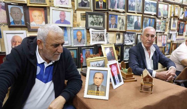 Ölüler kıraathanesinde bayram geleneği bozulmadı