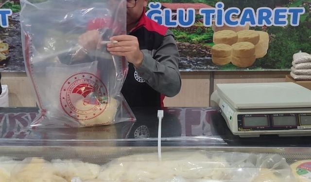 Adana'da 240 kilo mevzuata aykırı satışı yapılan gıda ihma edildi