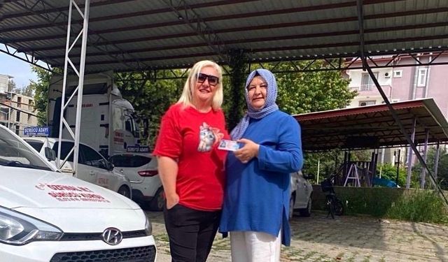 Antalya'da 56 Yaşında Ehliyet Alan Kadın Herkese İlham Verdi