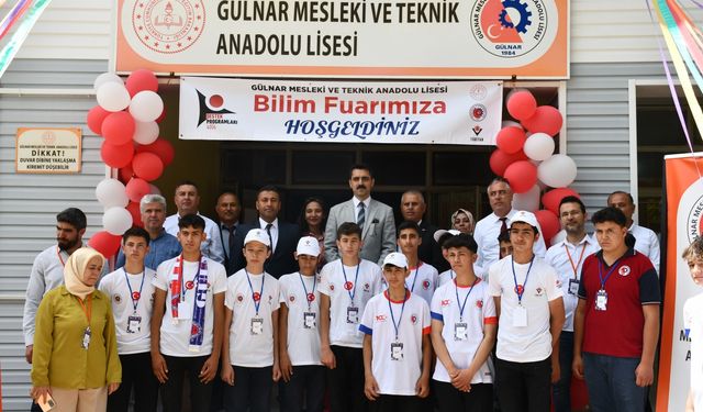 Gülnar’da Öğrencilerden Bilim Şöleni: TÜBİTAK 4006 Fuarı Açıldı