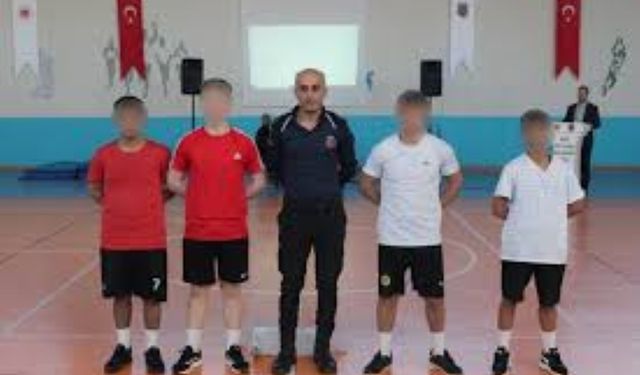 Kumluca'da Gençlik Bayramı Coşkusu Badminton Turnuvasıyla Taçlandı