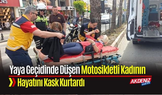 Yaya Geçidinde Düşen Motosikletli Kadının Hayatını Kask Kurtardı