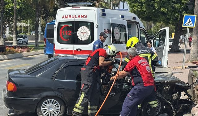 Mersin'de otomobilin iki motosiklete çarpması sonucu 5 kişi yaralandı