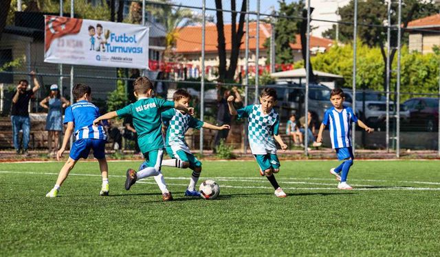 Antalya Büyükşehir’den Miniklere Futbol Akademisi