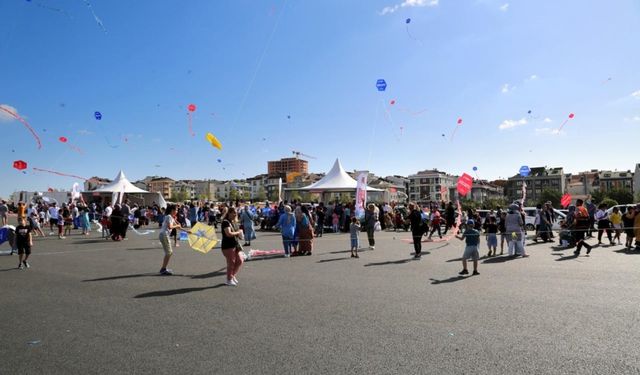 Başakşehir'de Uçurtma Festivali'nde Gökyüzü Şenlendi