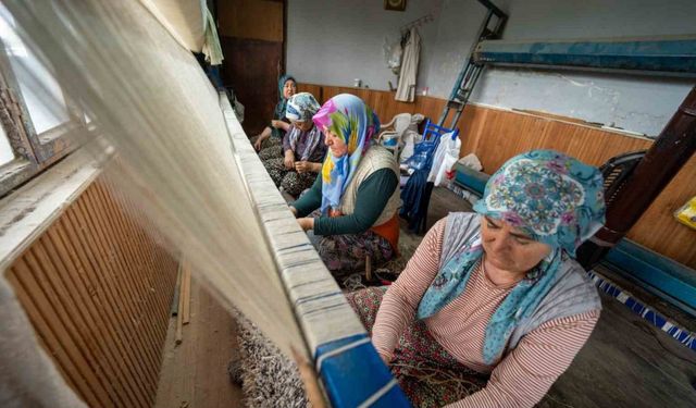Demirci Halıları Tükeniyor: Yeni Dokumacı Bulunamıyor