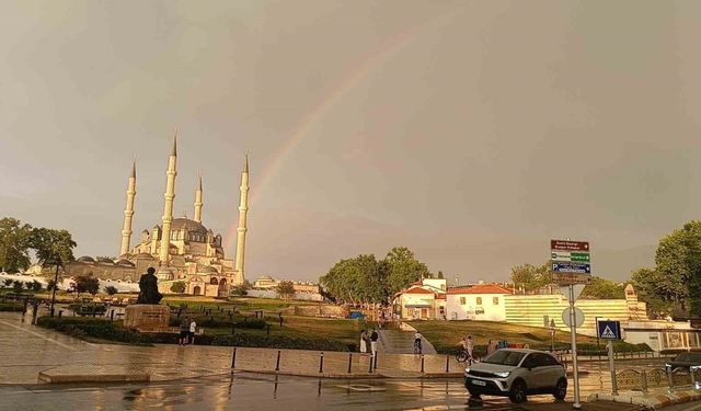 Edirne Semalarında Gökkuşağı Şöleni