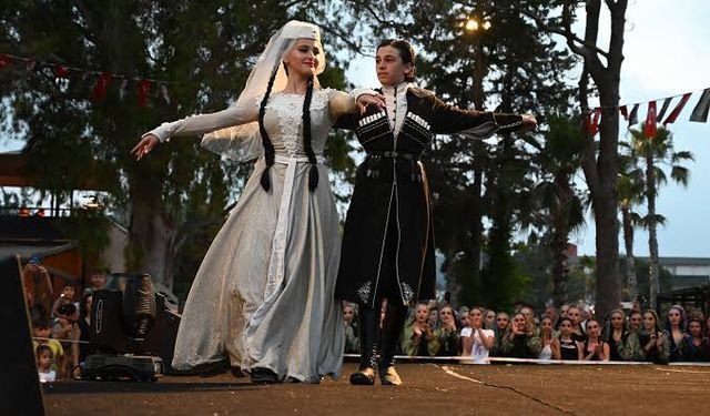 Antalya'da 11. Uluslararası Güneşin Evi Türkiye Festivali Düzenlendi