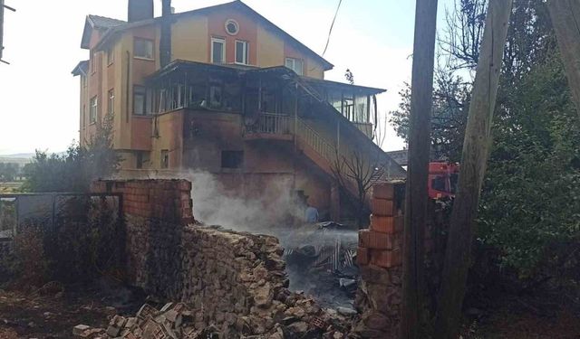 Seydişehir’de Ot Yakarken Komşunun Evi Tutuştu