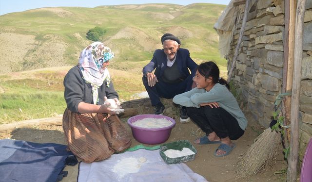 Yayla Zamanı Başladı: Muşlu Besiciler Hayvanlarıyla Yüksek Rakımlara Göçtü