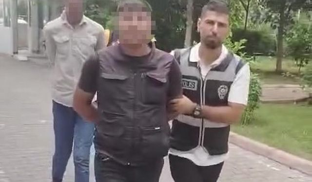Adana’da Trafikte Sürücüleri Taciz Eden Cam Silicilere Suçüstü
