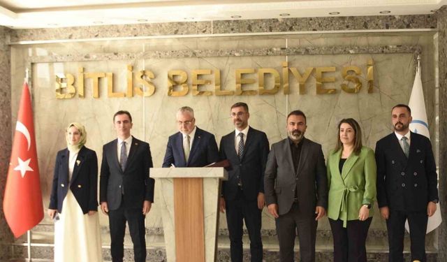 Bakan Işıkhan'dan Bitlis'e "Türkiye Yüzyılında Çalışma Hayatı Buluşmaları" Ziyareti