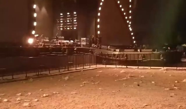 Bursa Kültür Yolu Festivali Konserinde Arbede ve Çöp Manzarası