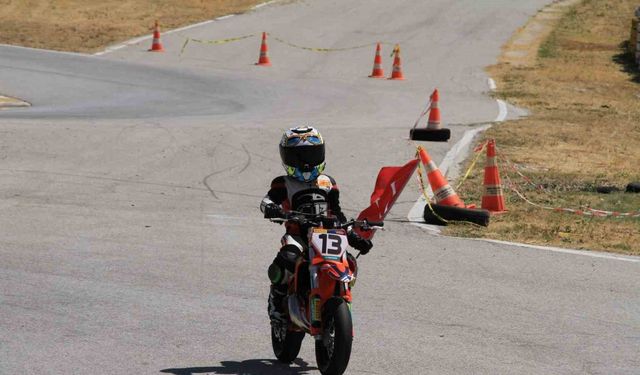 Süpermoto Şampiyonası’nın 3. Ayağı Uşak’ta tamamlandı