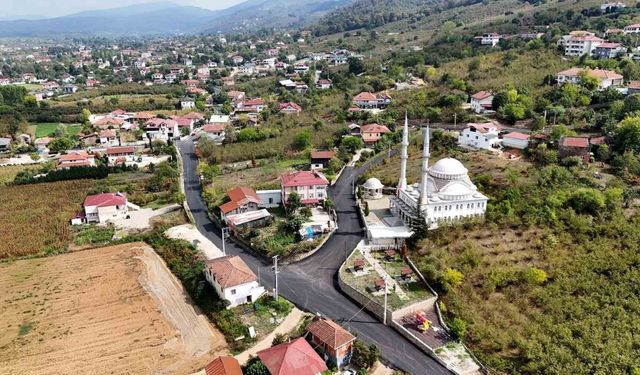Akyazı'da Yılların Sorunu Çözülüyor: Sıcak Asfalt Başladı