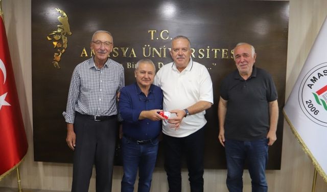 Amasya’nın En Yaşlı Üniversite Öğrencisi Kimliğini Aldı