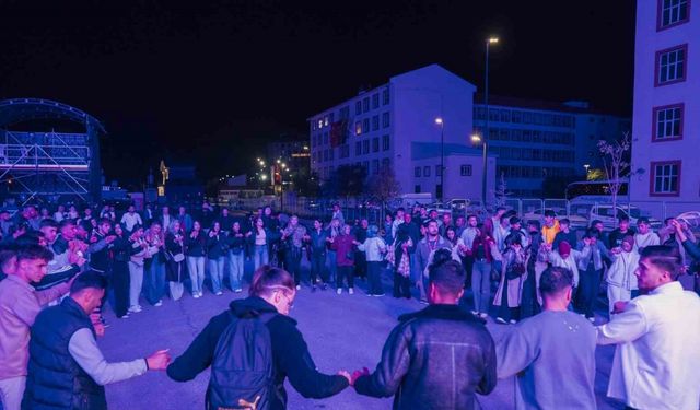 Bitlis’teki "Bir Anadolu Şenliği" türkülerle başladı
