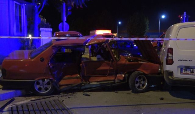 Burdur’da üç aracın karıştığı kazada 1 ölü 4 yaralı