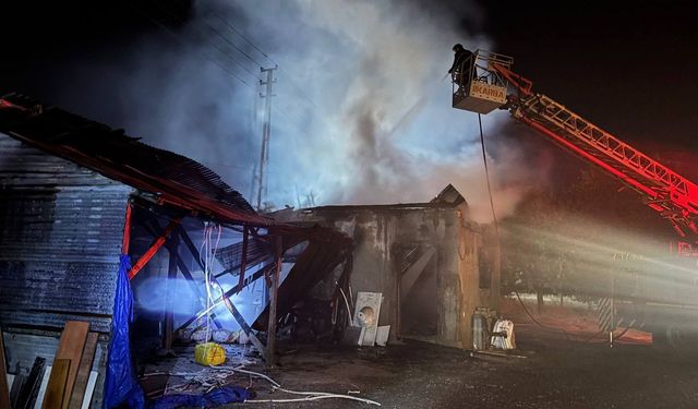 Erzincan’da müştemilat alevlere teslim oldu